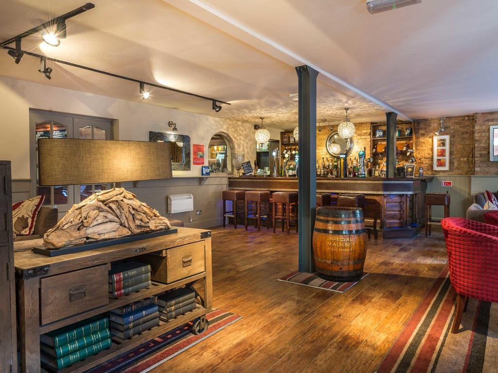 The Admiral Rodney Hotel, Horncastle, Lincolnshire ฮอร์นคาสเซิล ภายนอก รูปภาพ