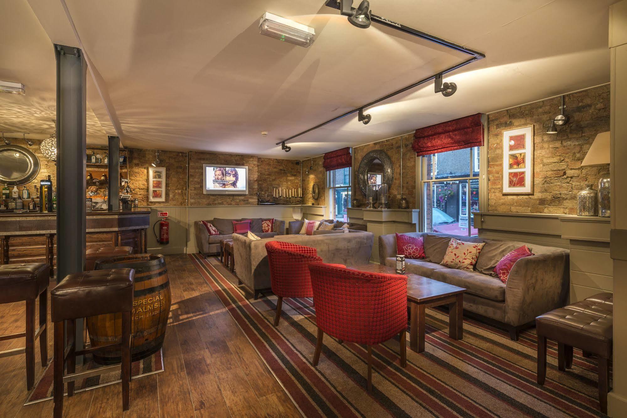 The Admiral Rodney Hotel, Horncastle, Lincolnshire ฮอร์นคาสเซิล ภายนอก รูปภาพ